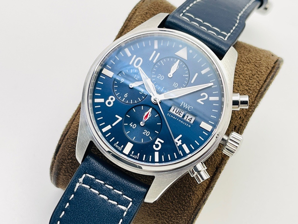 アイ・ダブリュー・シー側面デザイン